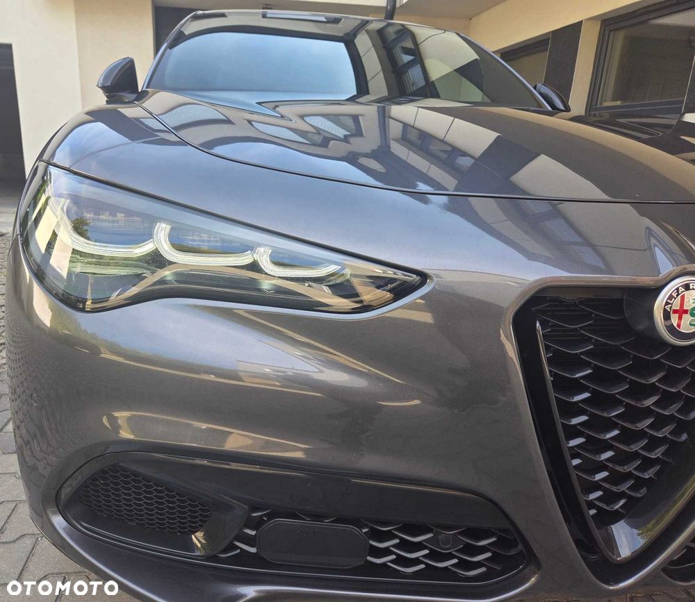 Alfa Romeo Stelvio - 8