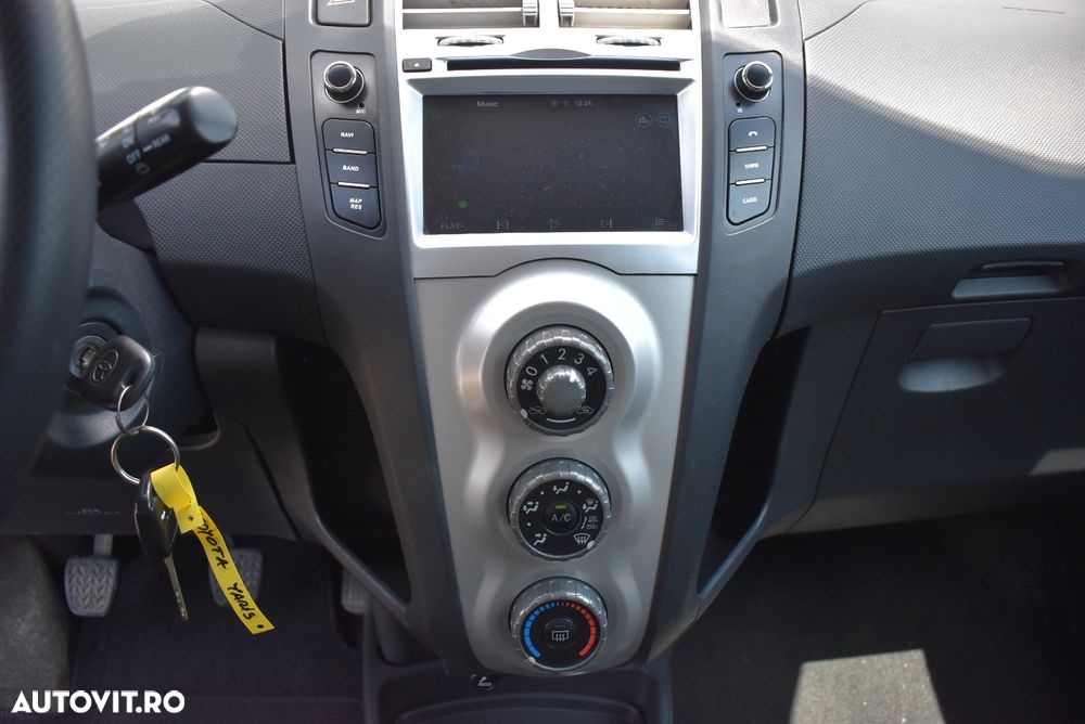 Toyota Yaris 1.3 Sol - 12