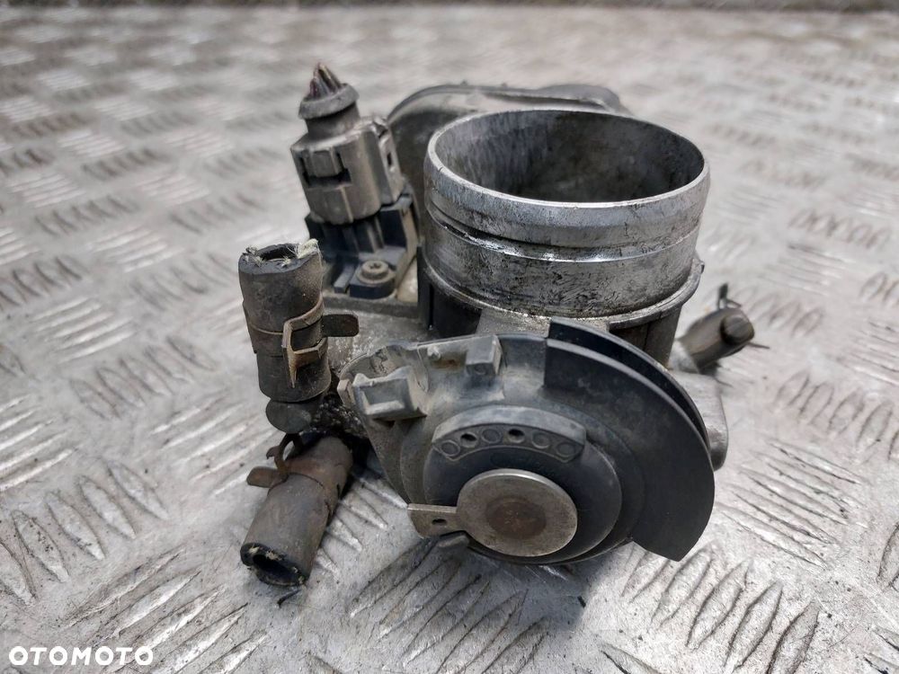 PRZEPUSTNICA VOLKSWAGEN BORA I 2.0 8V 06A133066E - 5