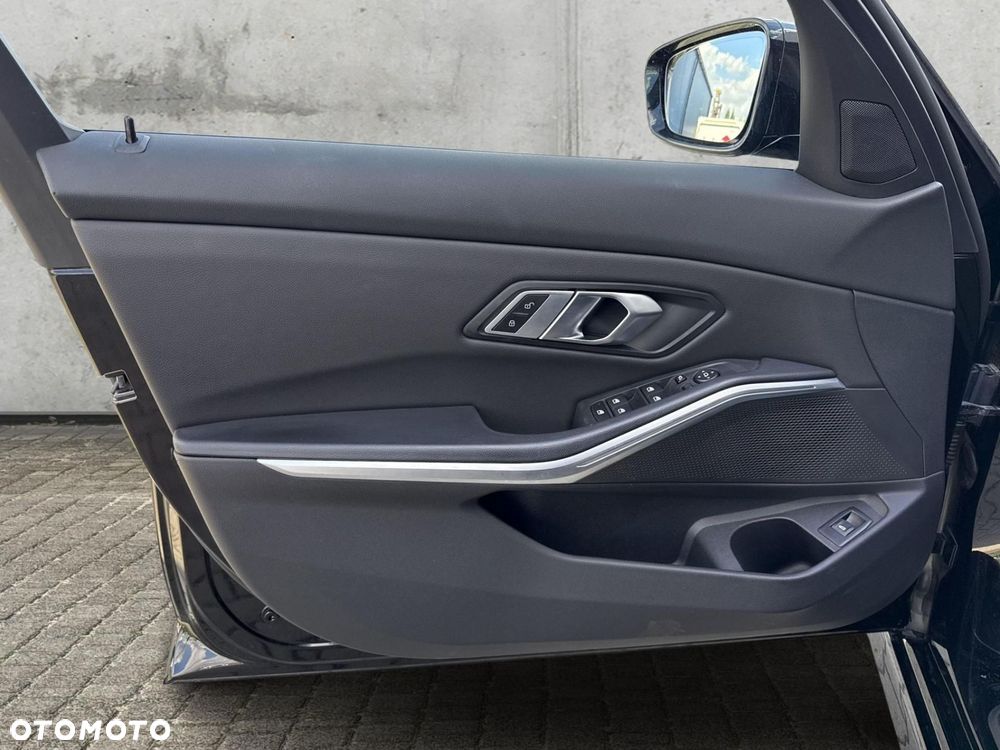 BMW Seria 3 - 17