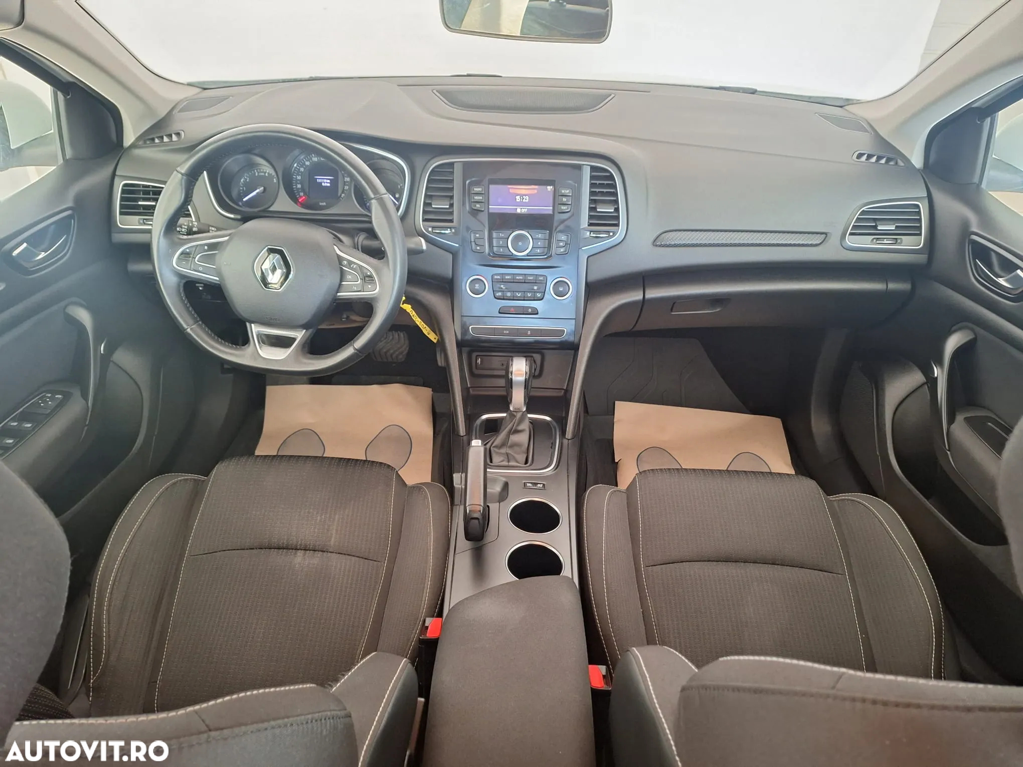 Renault Megane TCe EDC Zen - 3