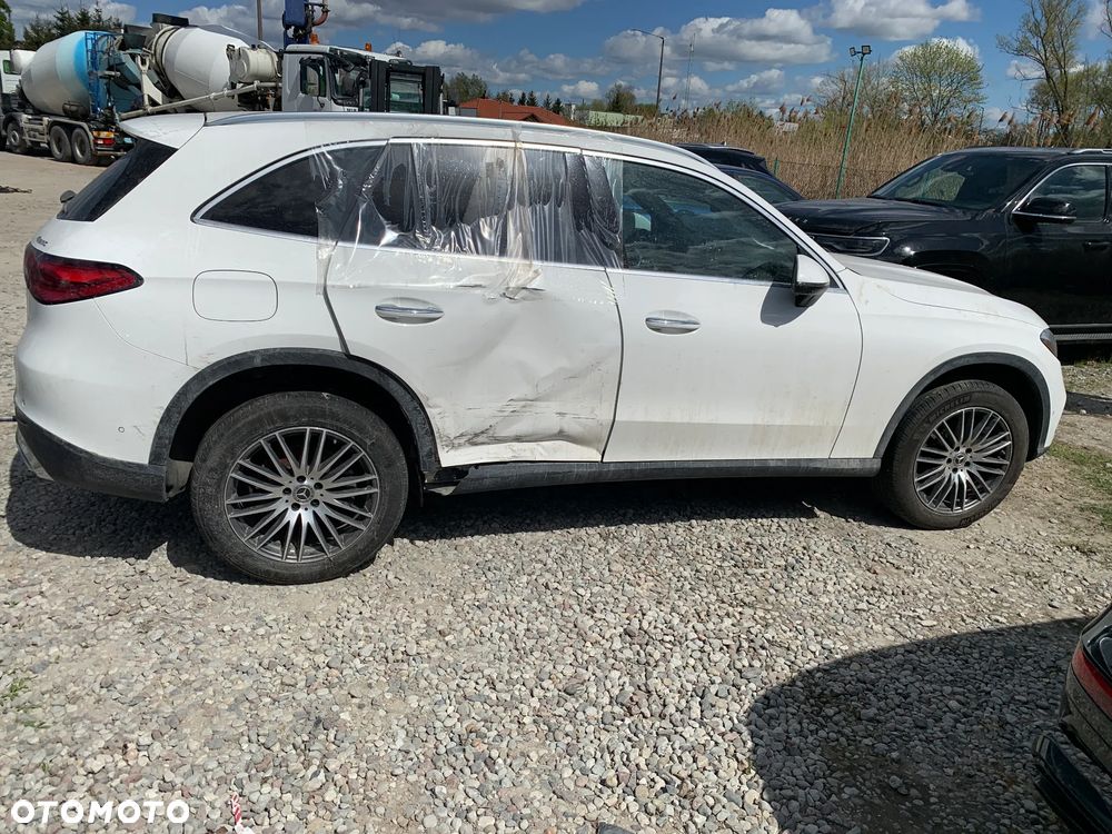Mercedes-Benz GLC 300 4Matic 9G-TRONIC - 2