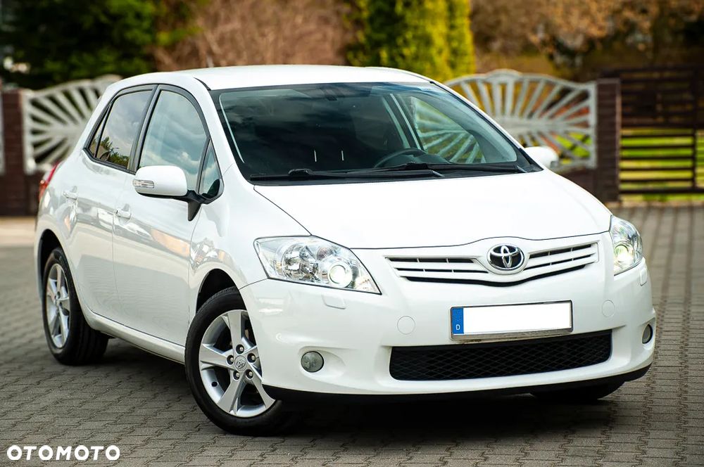 Toyota Auris 1.6 Executive - 11