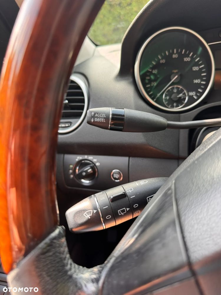 Mercedes-Benz ML 500 4-Matic - 36