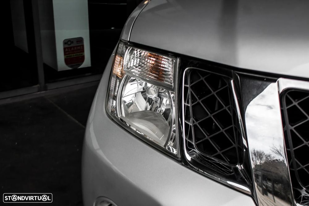 Nissan Navara 2.5 dCi CD SE AT 4WD - 8