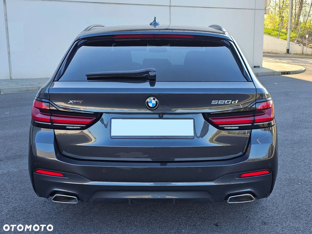 BMW Seria 5 520d xDrive M Sport Edition - 10