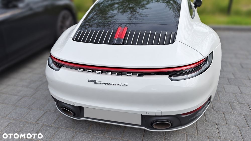Porsche 911 Carrera 4S - 9
