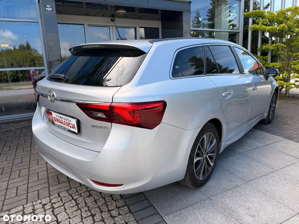 Toyota Avensis 2.0 Prestige MS - 21