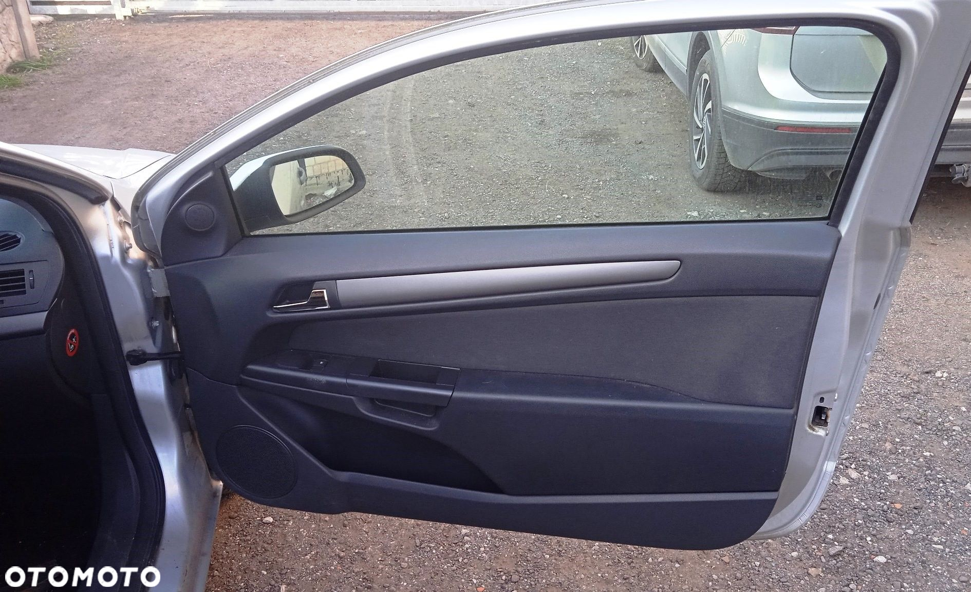 Drzwi prawe przód Opel Astra III H GTC 3D lak. Z157 - 2