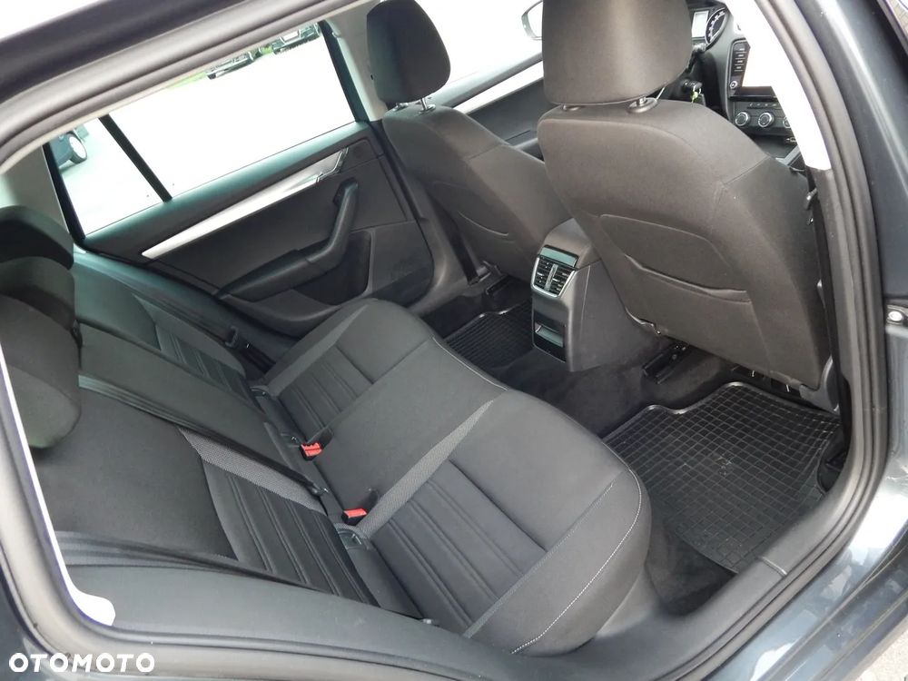 Skoda Octavia 2.0 TDI (Green tec) 4x4 Ambition - 13