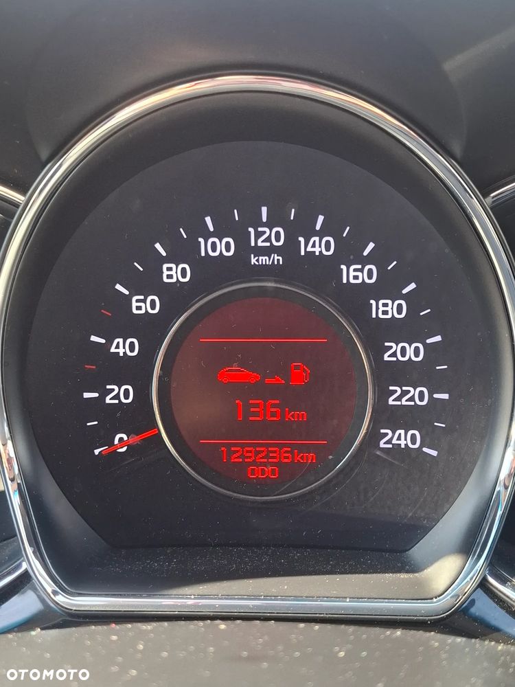 Kia Ceed - 10