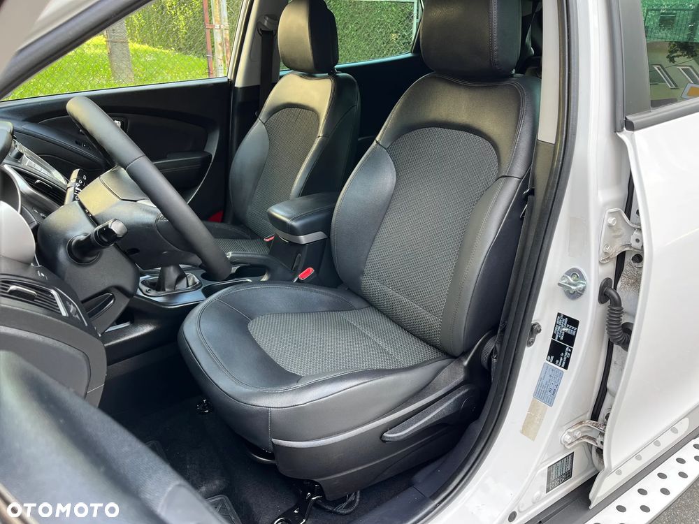 Hyundai ix35 blue 1.6 2WD Finale Gold - 8