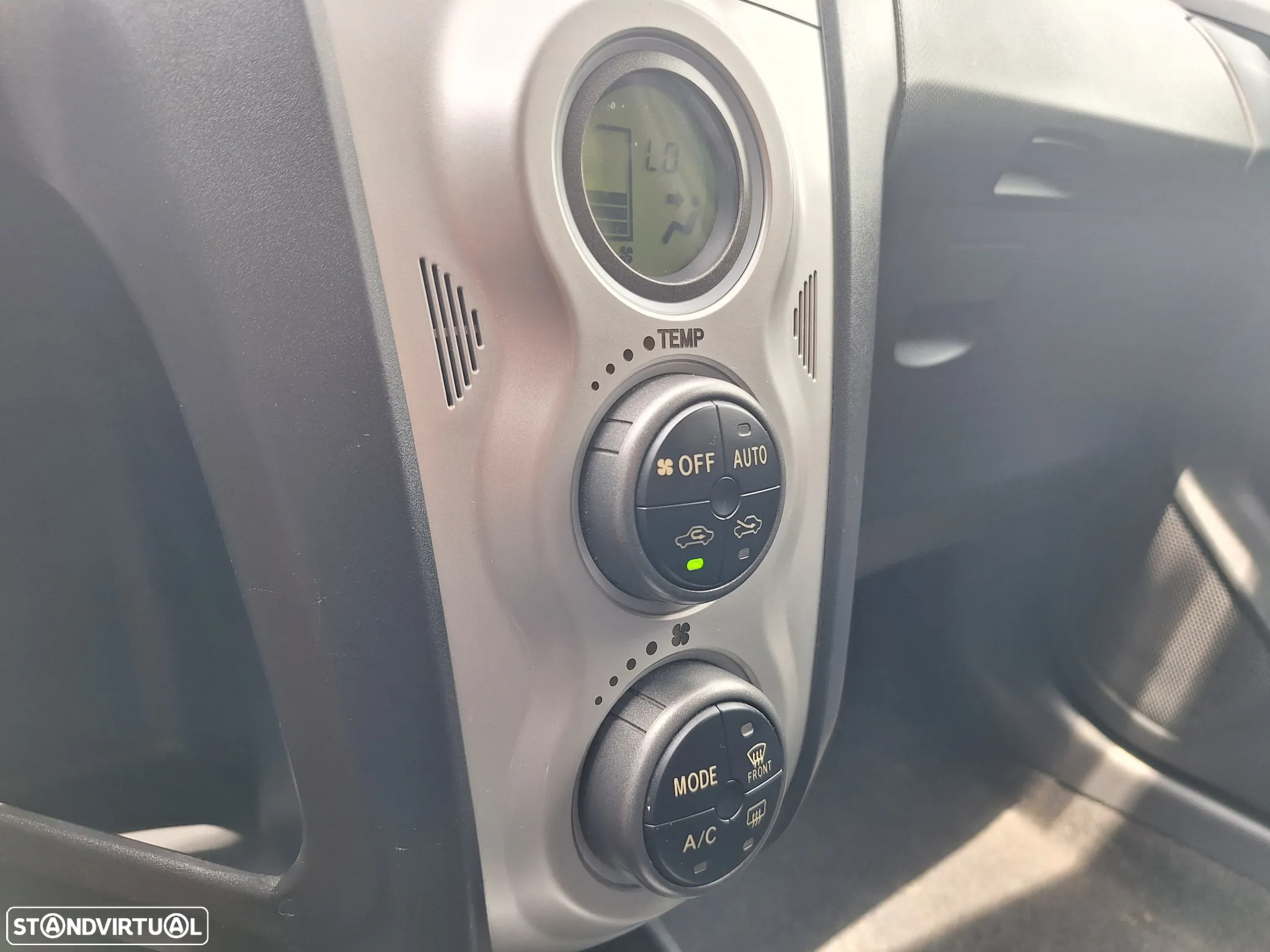 Toyota Yaris 1.0 VVT-i Sol High Pack MMT - 23