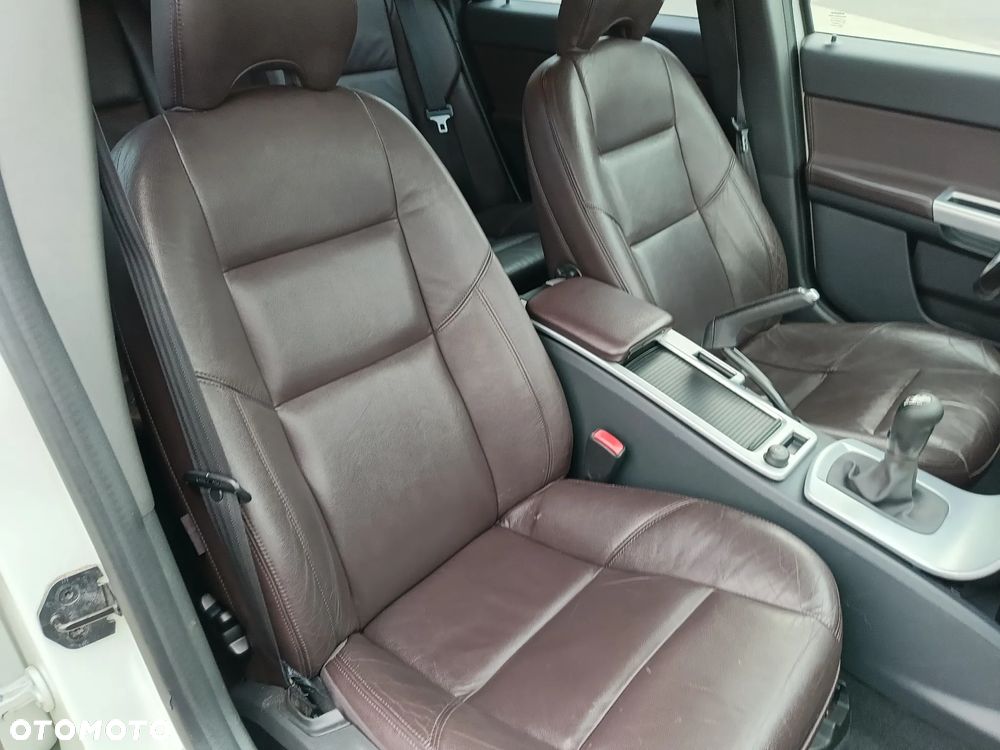 Volvo V50 D2 R-Design - 9
