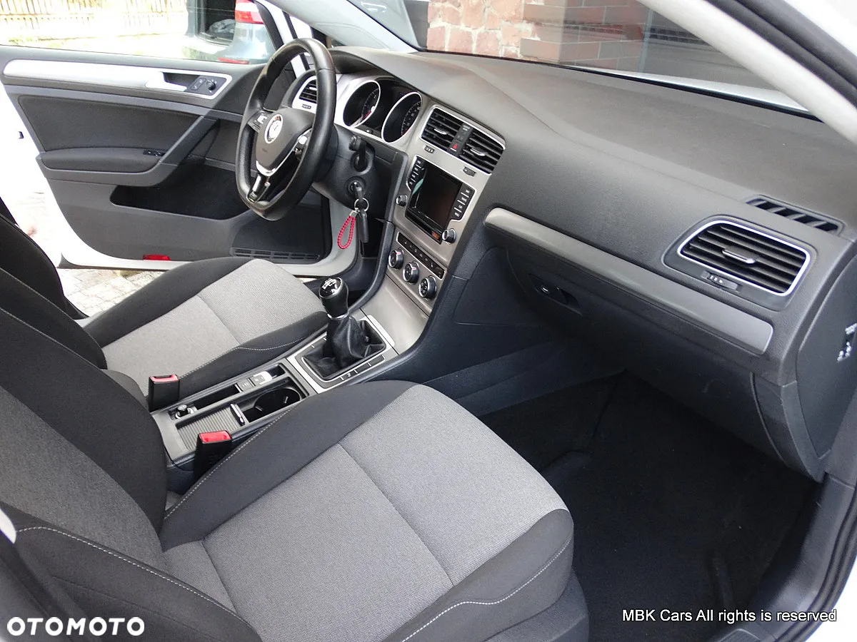 Volkswagen Golf 1.6 TDI BlueMotion Technology Comfortline - 22