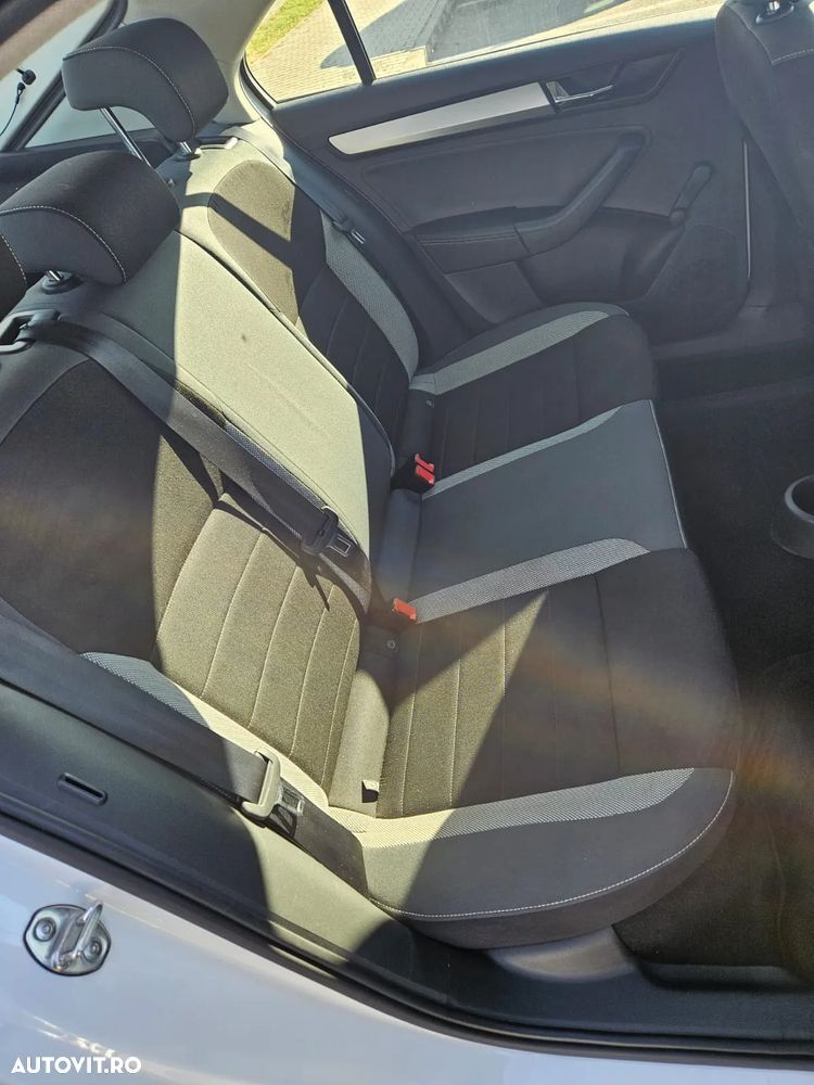 Skoda RAPID 1.0 TSI Ambition - 8
