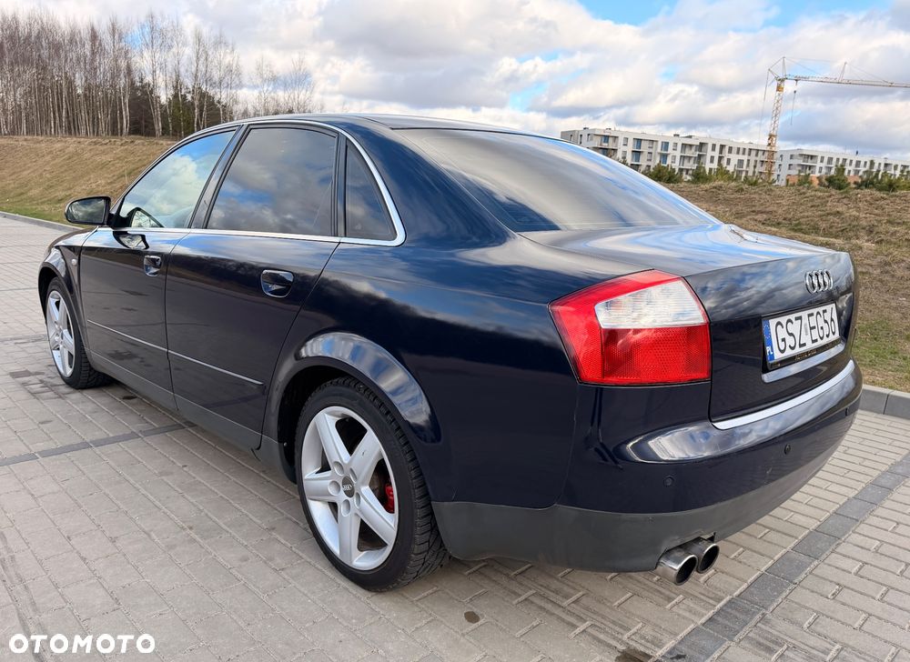 Audi A4 Limousine - 18