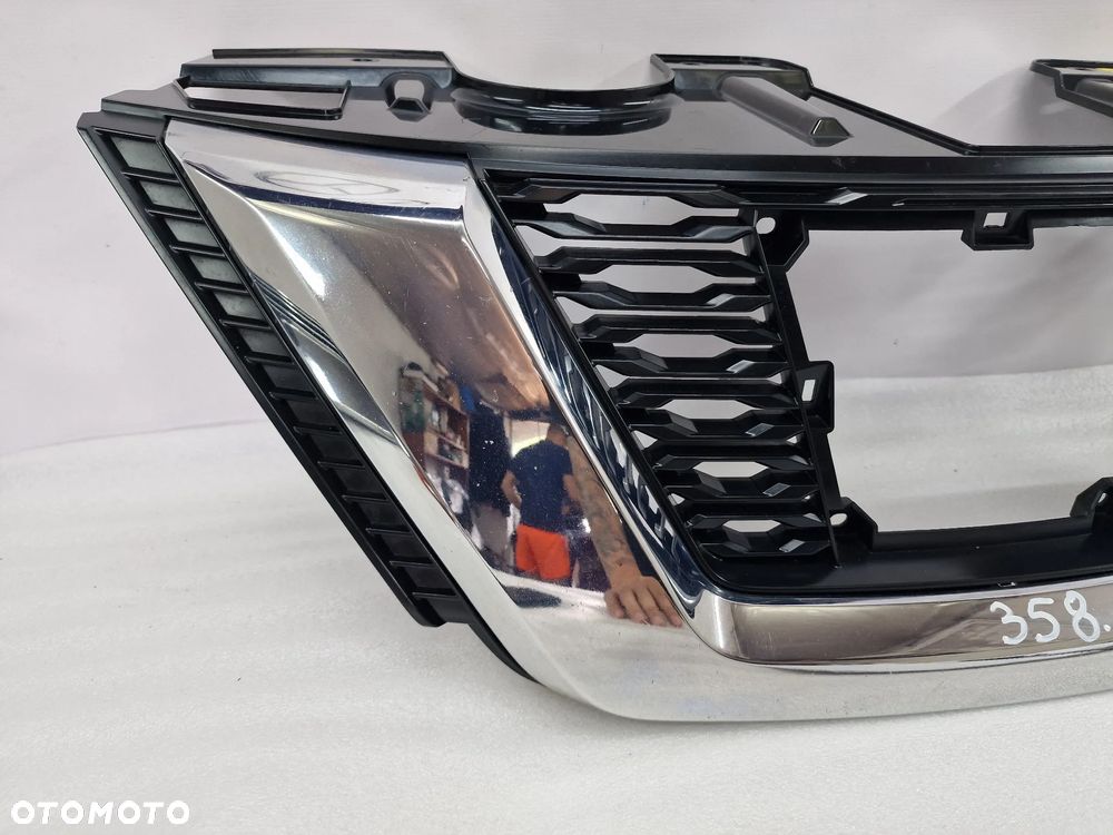 NISSAN X-TRAIL / ROGUE T32 LIFT 17- ATRAPA / GRILL PRZEDNI PRZÓD , NR 623106FR0C , NR AUKCJI GR358 - 3