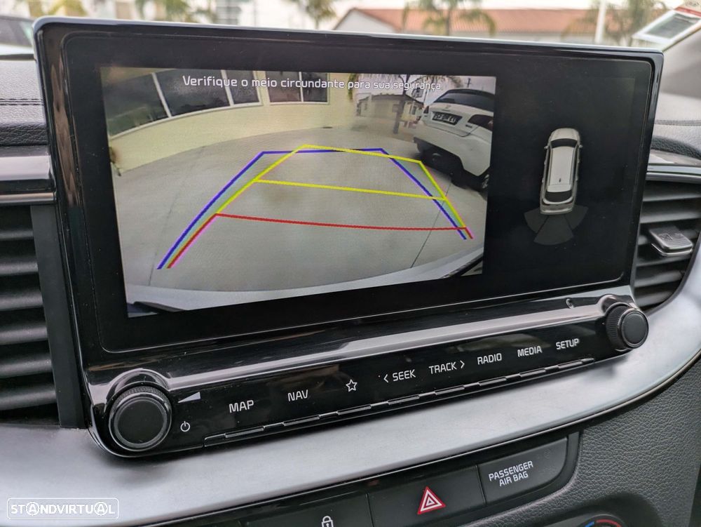 Kia Ceed SW 1.6 CRDi MHEV Drive+SRF - 16