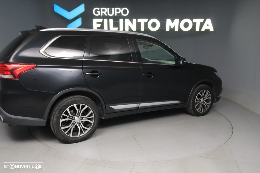 Mitsubishi Outlander 2.2 DI-D Intense+ - 2