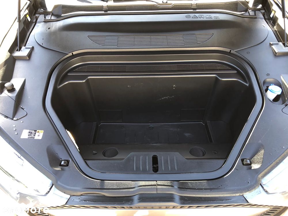 Ford Mustang Mach-E - 13