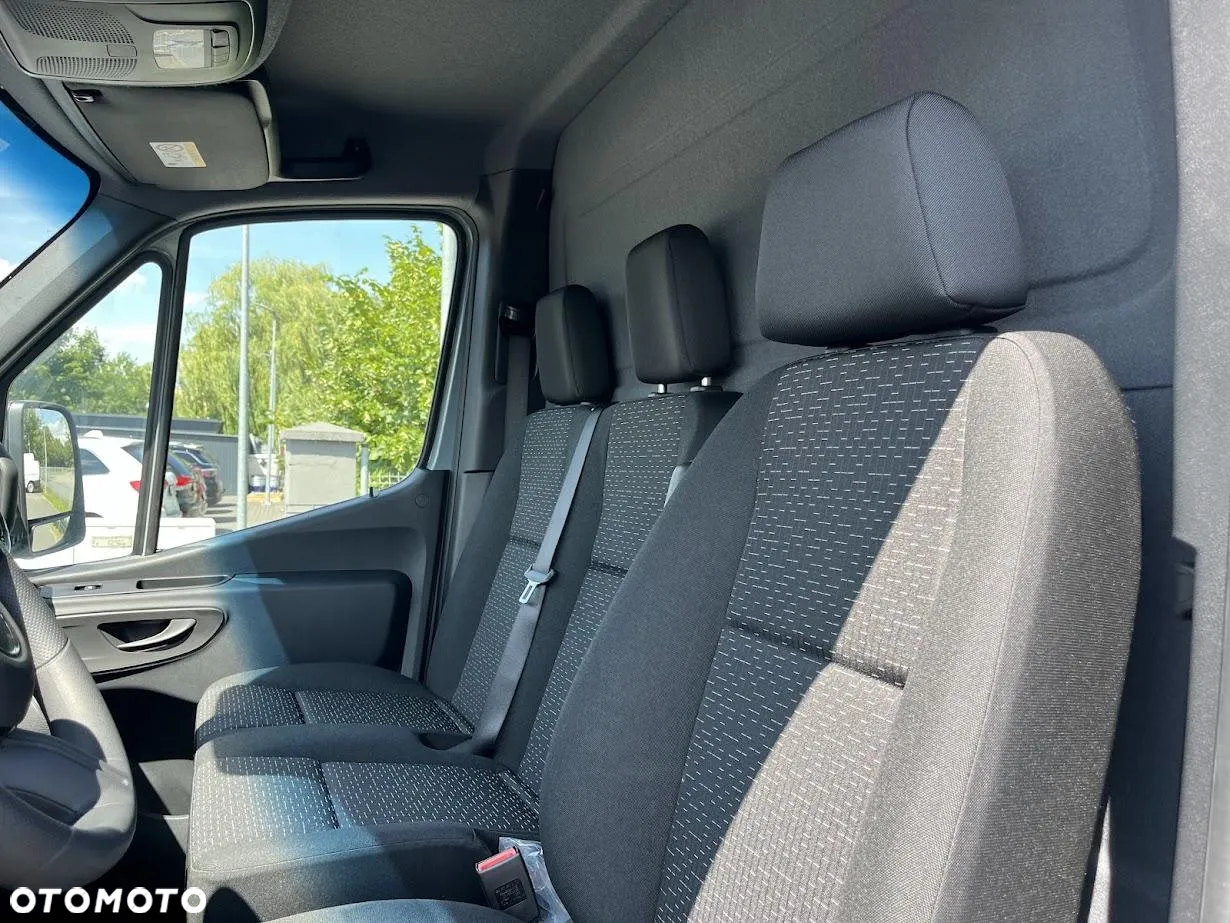 Mercedes-Benz Sprinter - 9