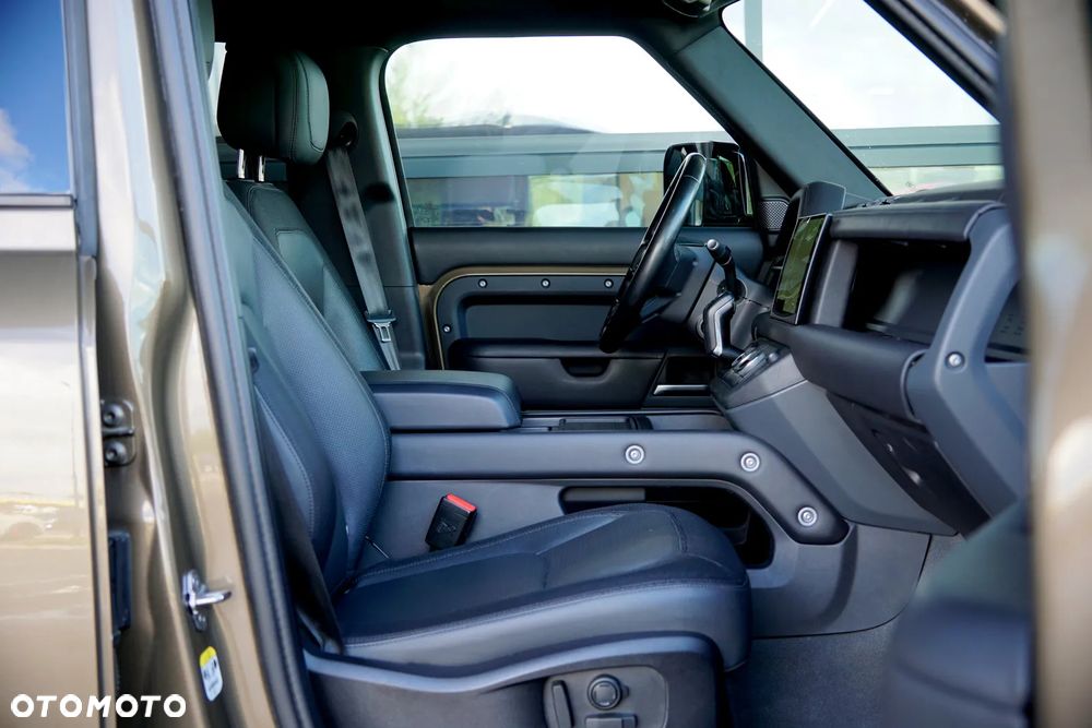 Land Rover Defender 3.0 D300 mHEV X-Dynamic HSE - 23