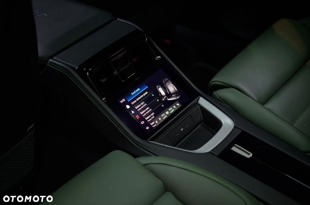 Porsche Panamera Turbo E-Hybrid PHEV - 13