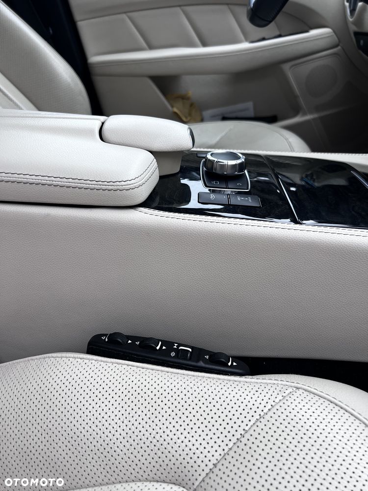 Mercedes-Benz CLS 350 d 4-Matic - 29