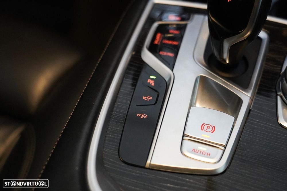 BMW 730 d Pack M - 32