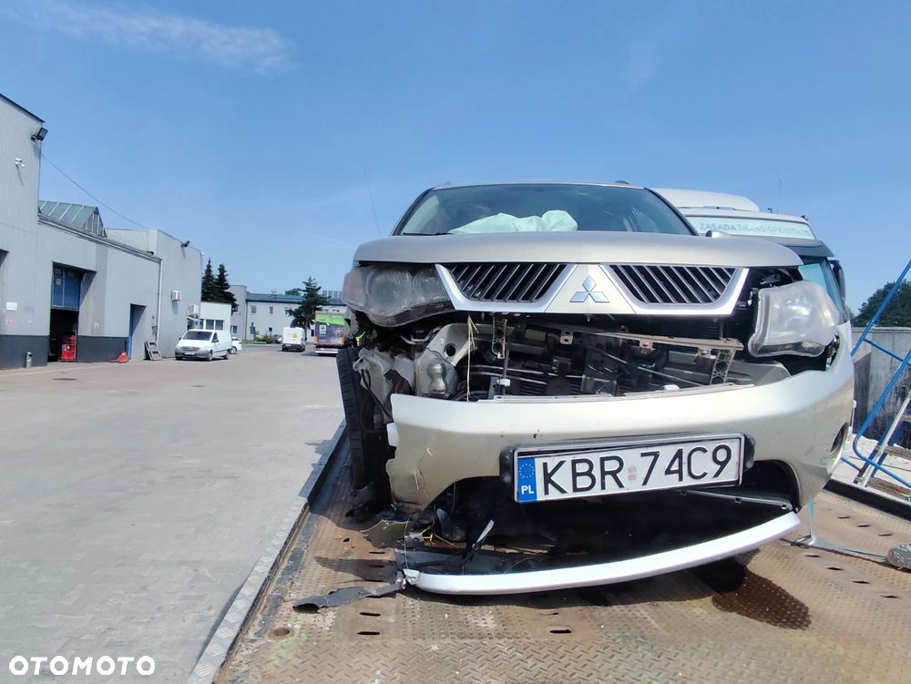 Mitsubishi Outlander 2.0 DID Intense - 4
