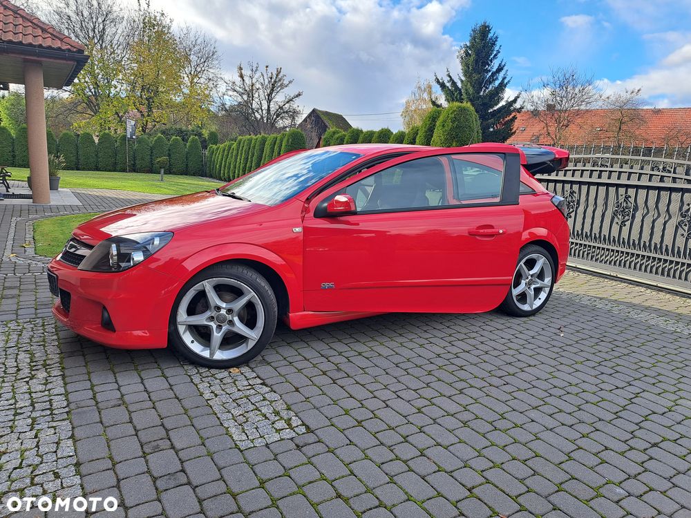 Opel Astra GTC 1.6 Sport - 2