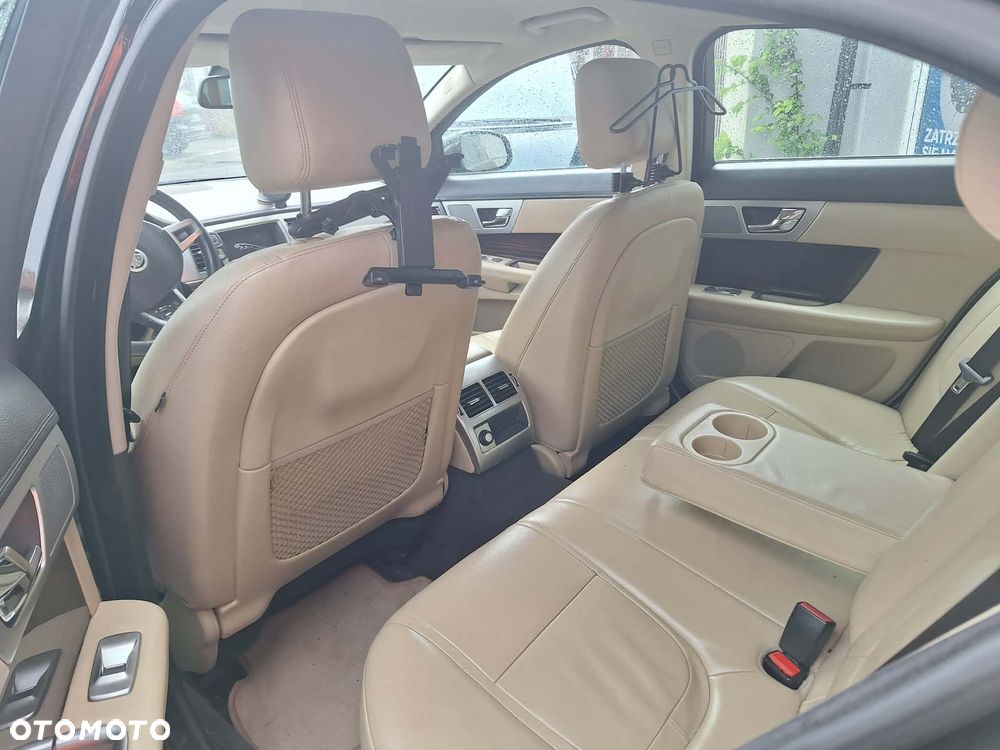 Jaguar XF 2.2 D Luxury - 3