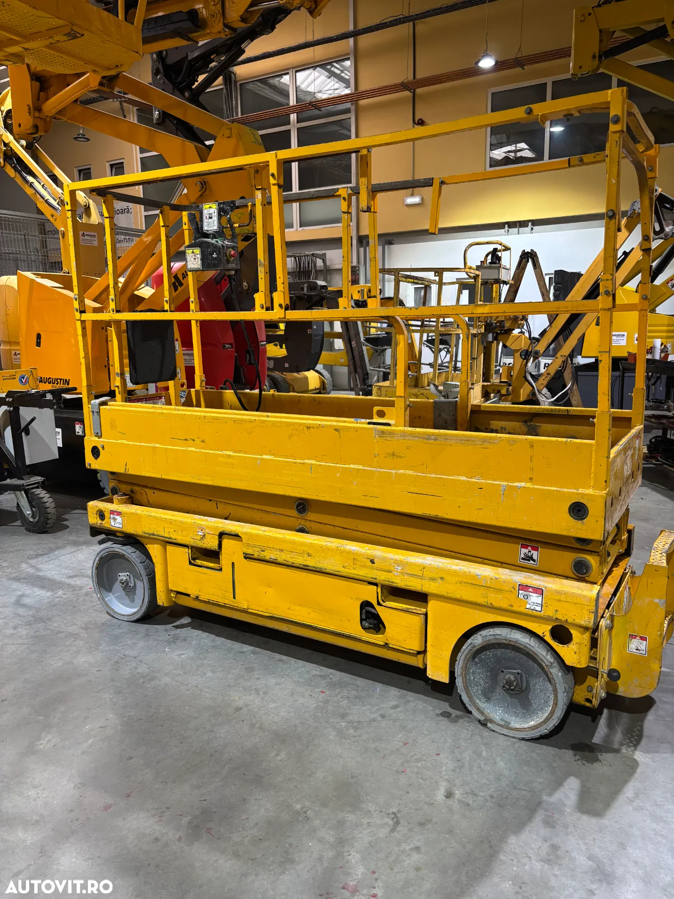 Haulotte Compact8 - 8m baterii noi  (A140) - 4