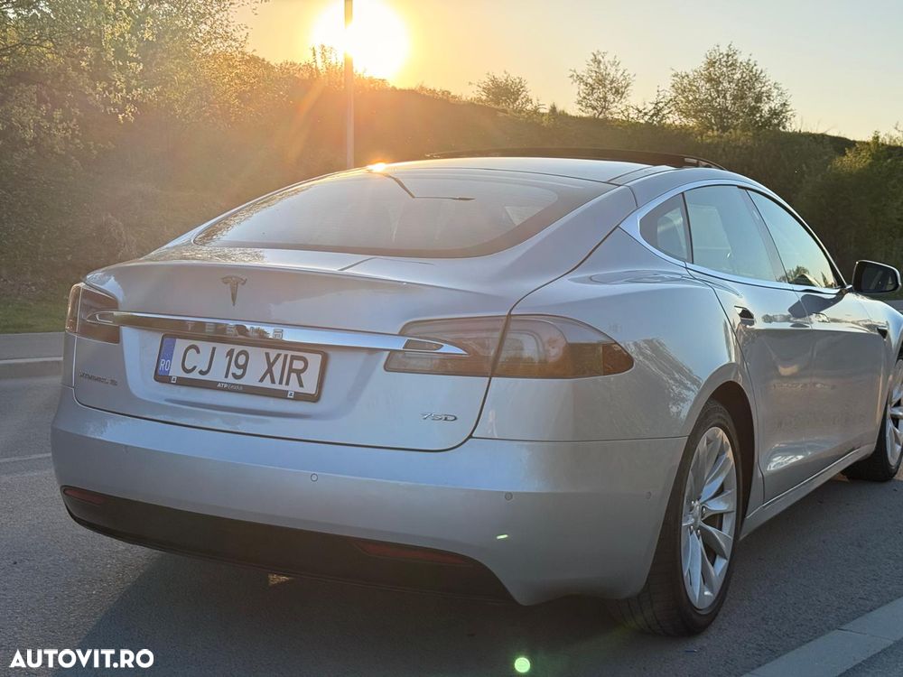 Tesla Model S - 3
