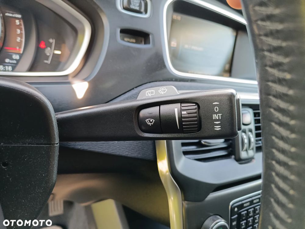 Volvo V40 D2 Momentum - 29