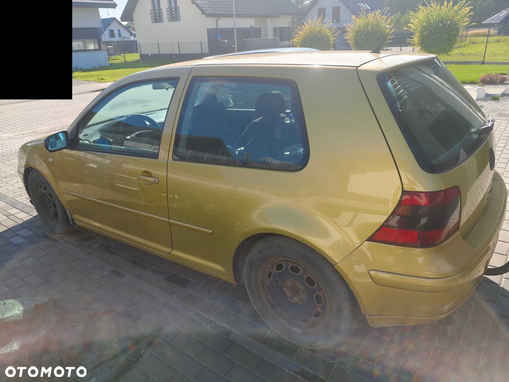 Volkswagen Golf - 6