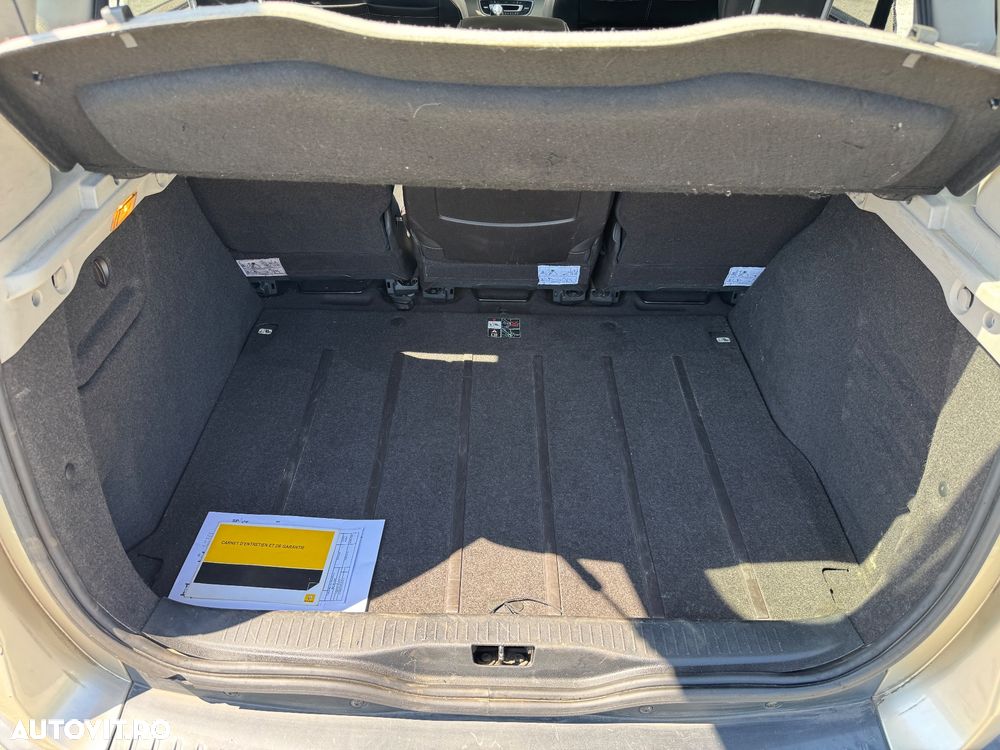 Renault Scenic 1.9dCi Privilege - 17