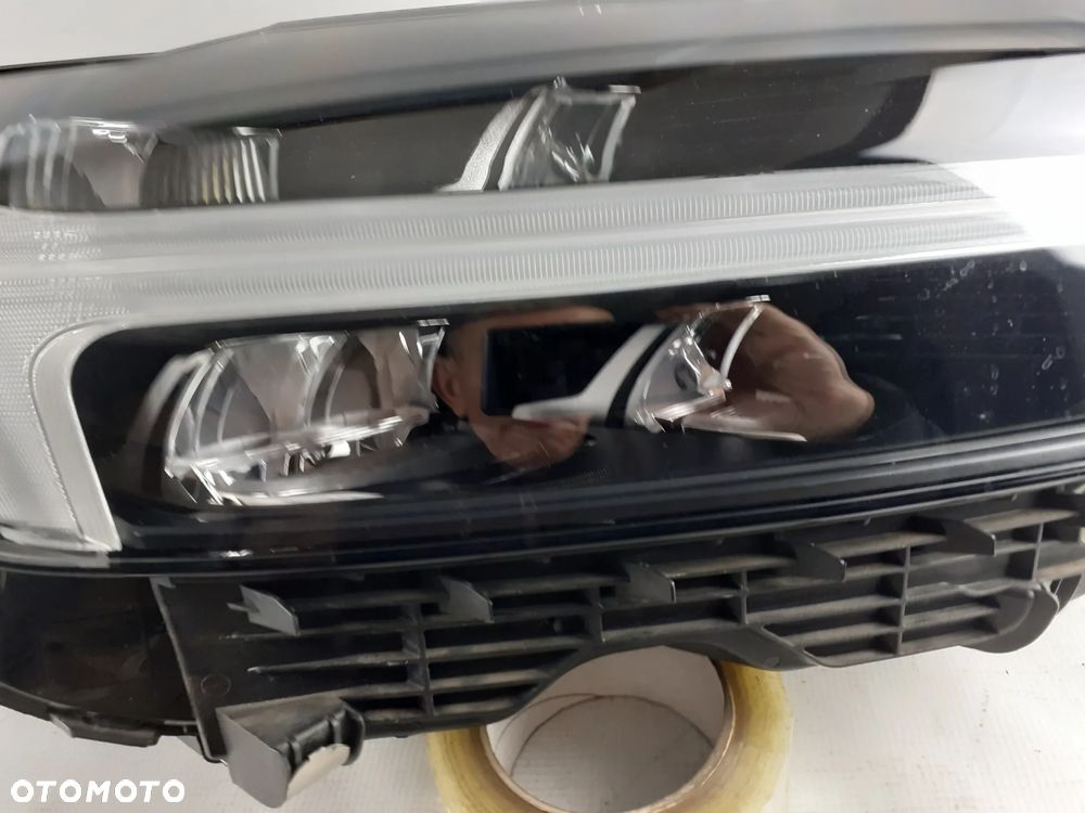 Lampa prawa Full LED Volvo XC60 II 22-25r.32338977 - 4