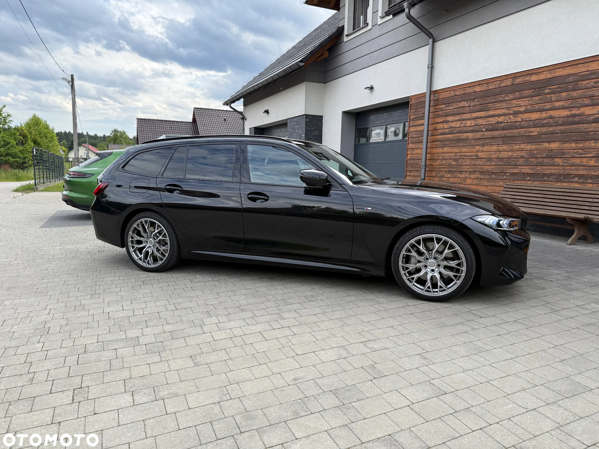 BMW Seria 3 330i Touring xDrive - 4