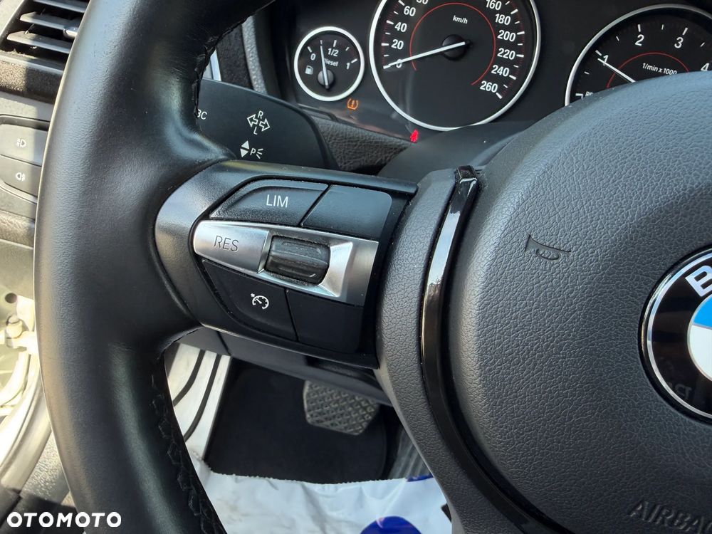 BMW Seria 3 320d xDrive M Sport - 28