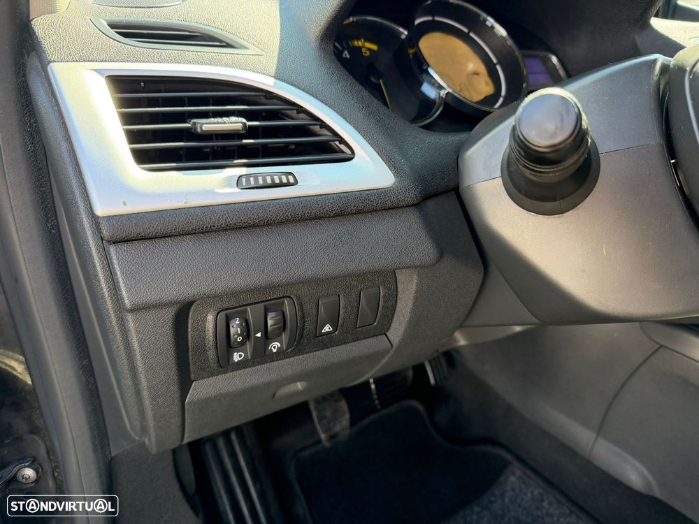 Renault Mégane 1.5 dCi Dynamique - 26