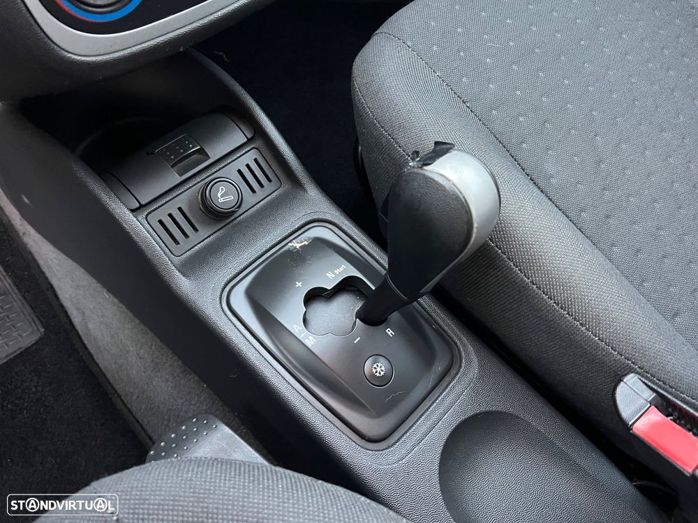 Opel Corsa 1.2 16V Cosmo Easytronic - 4