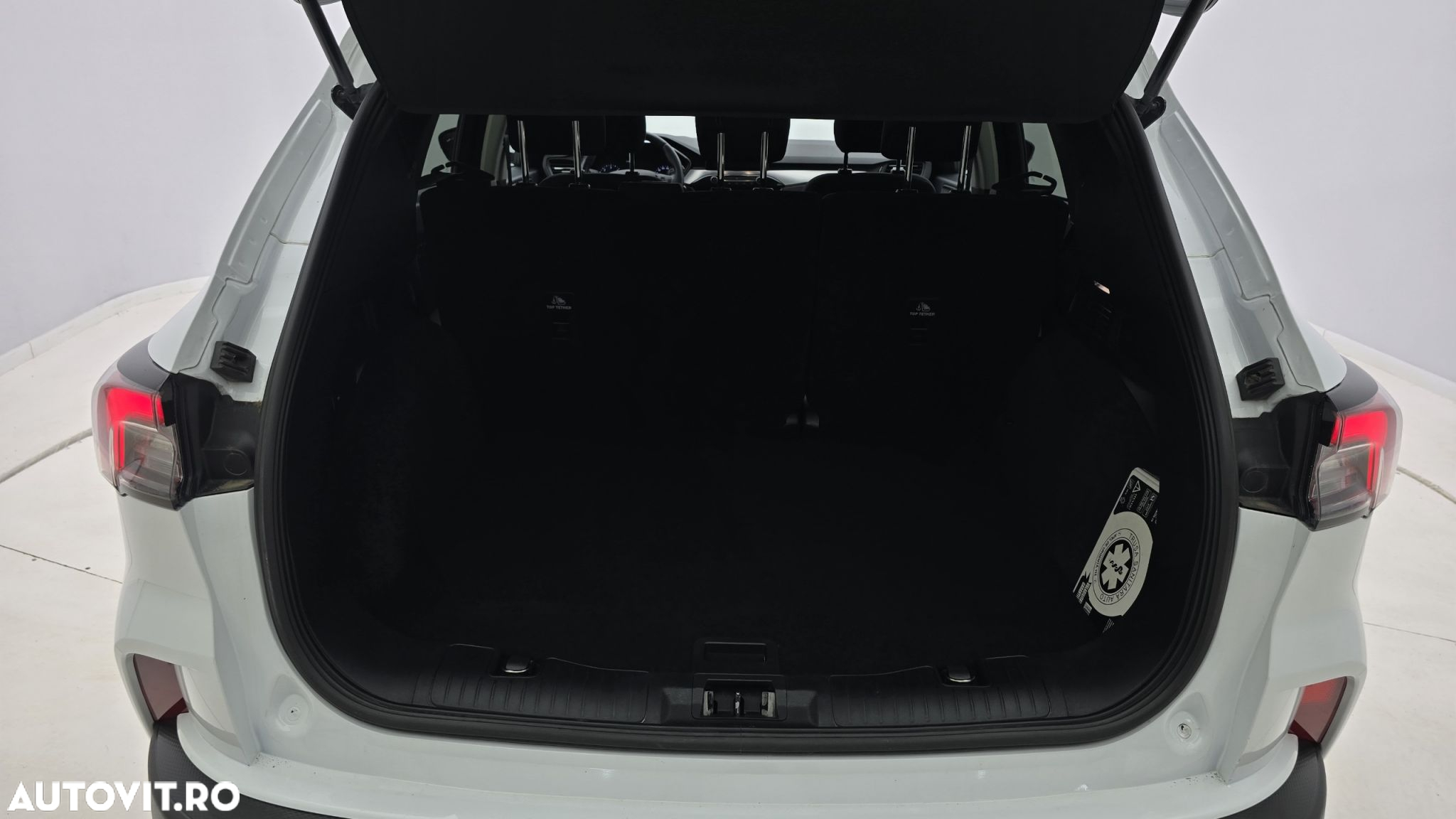 Ford Kuga - 25