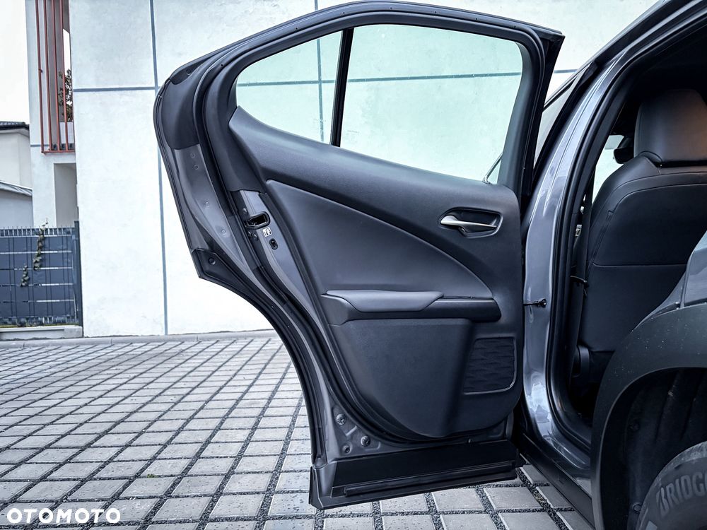 Lexus UX 250h Executive Line - 13