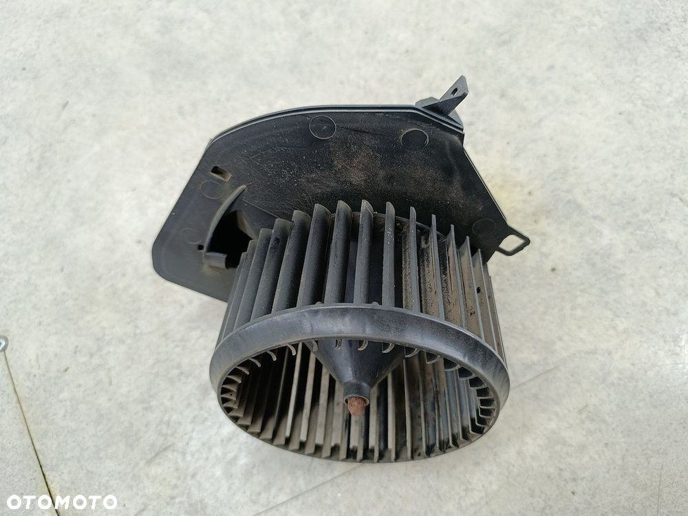 WENTYLATOR NAWIEWU VW TRANSPORTER T6 7E1820021B 0130115671 16477346 2.0 - 3