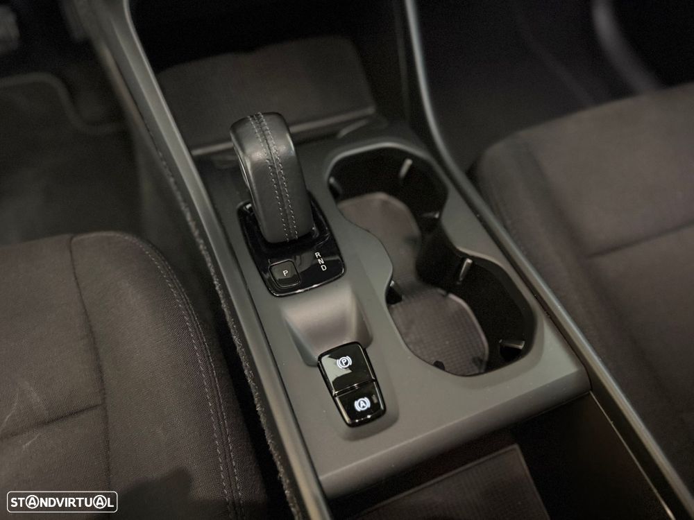 Volvo XC 40 2.0 D3 Momentum Plus Geartronic — fotografia 18