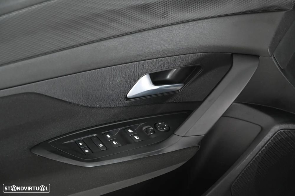 Peugeot e-308 54 kWh Style - 28