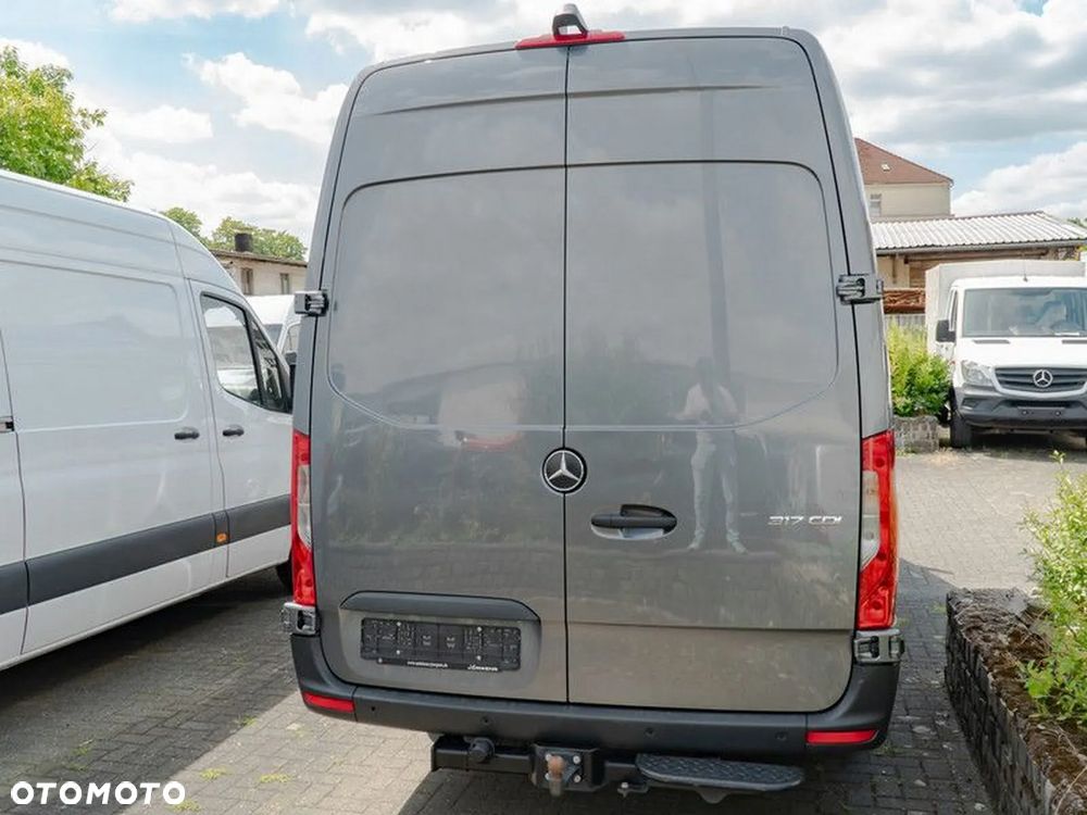 Mercedes-Benz Sprinter - 6