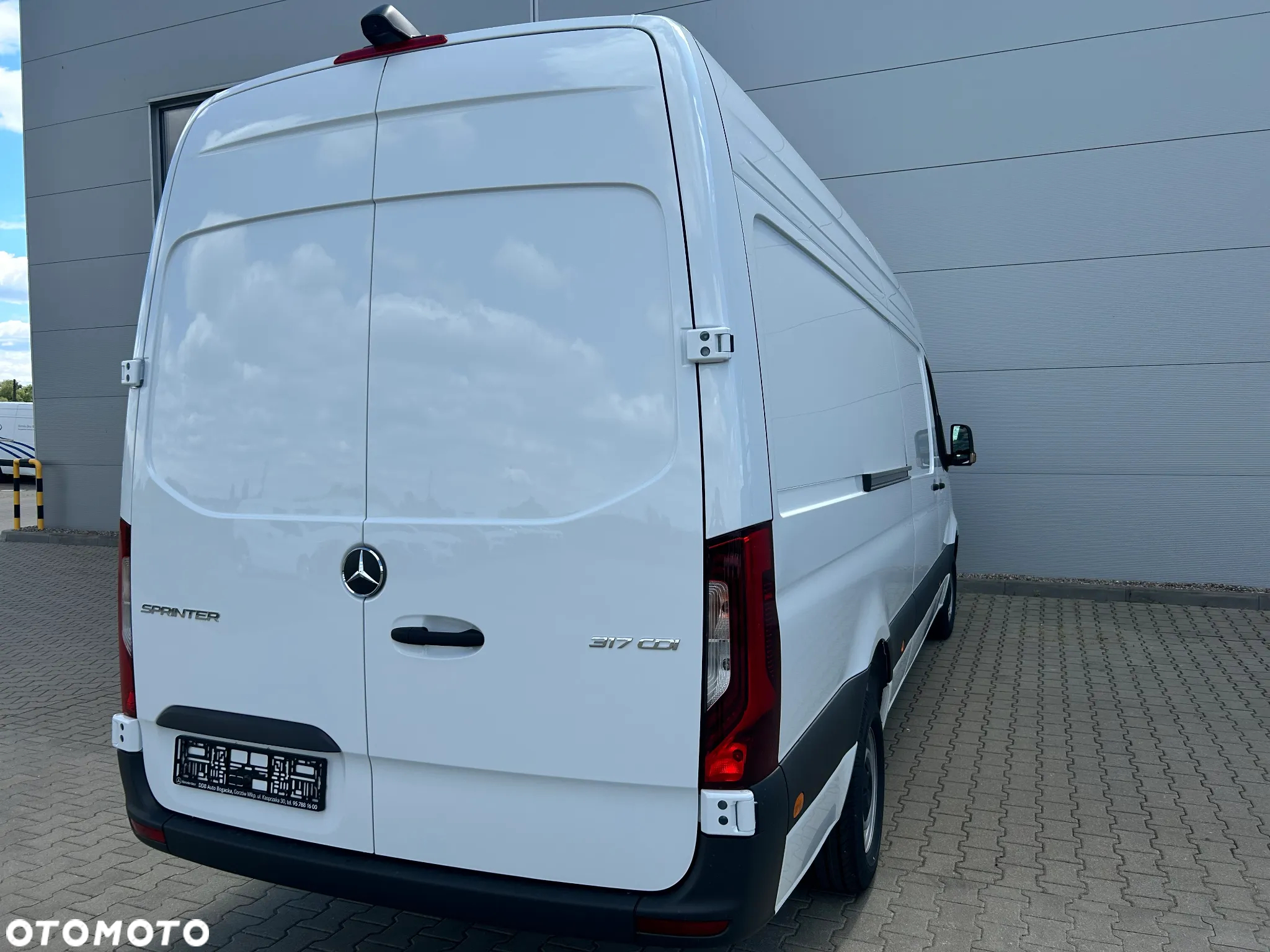 Mercedes-Benz SPRINTER 317 CDI FURGON DŁUGI - 14